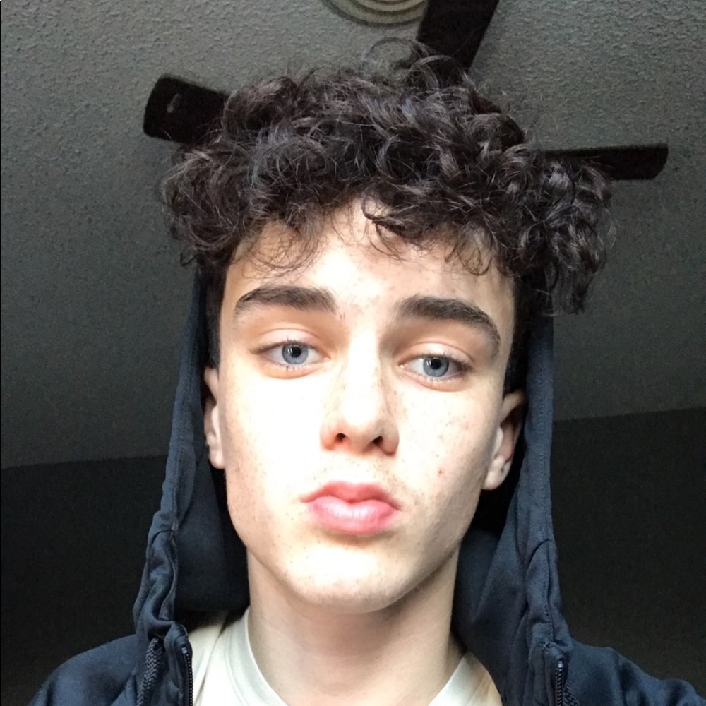 Meet your Posher, Devin